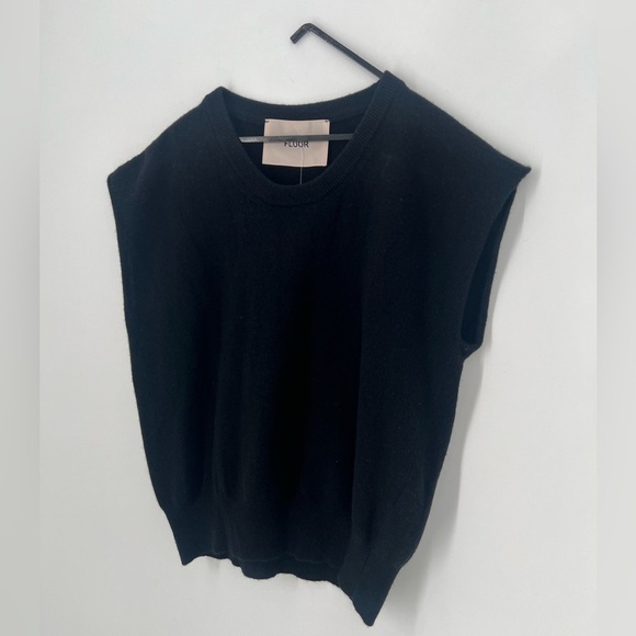 FLOOR Clothing 100% Extra Fine Merino Wool Black Sleeveless Sweater Vest Top - Picture 3 of 7